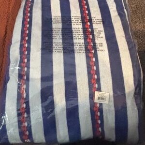 Vera Bradley Blue and White Striped Beach Towrl . Blue Serape Stripe. NIP